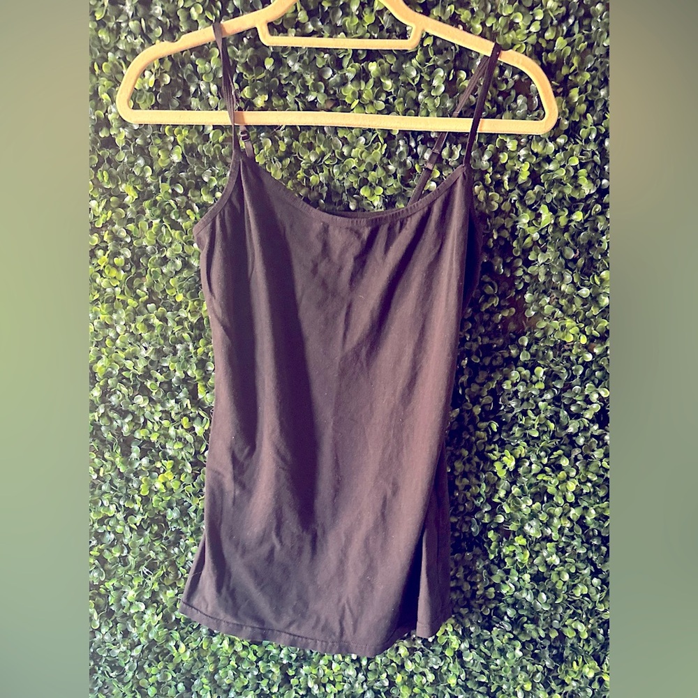 Black camisole w adjustable straps